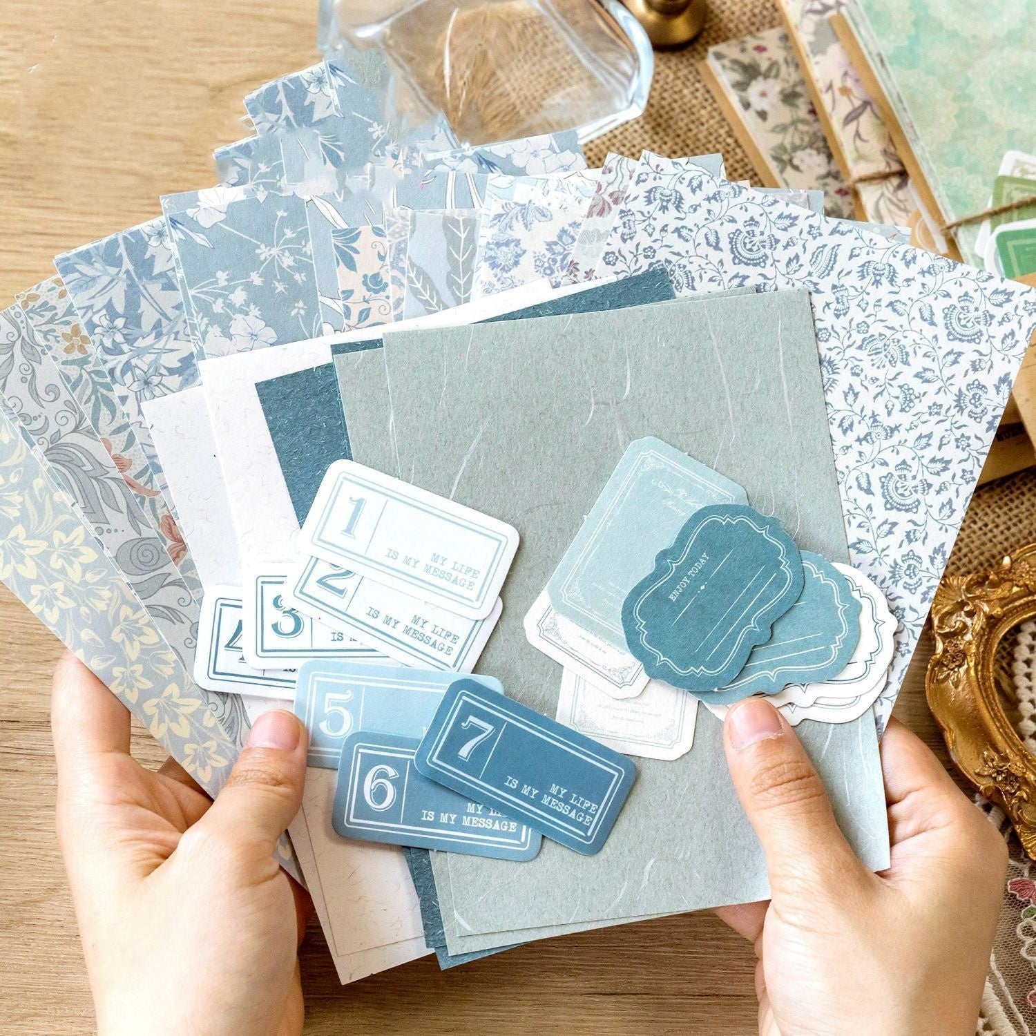 Light Retro Salt Small Floral Journal Material